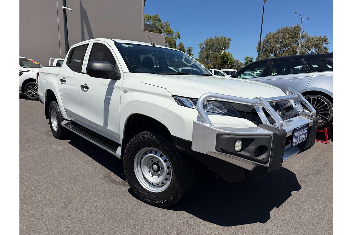 2020 Mitsubishi Triton GLX MR 4X4