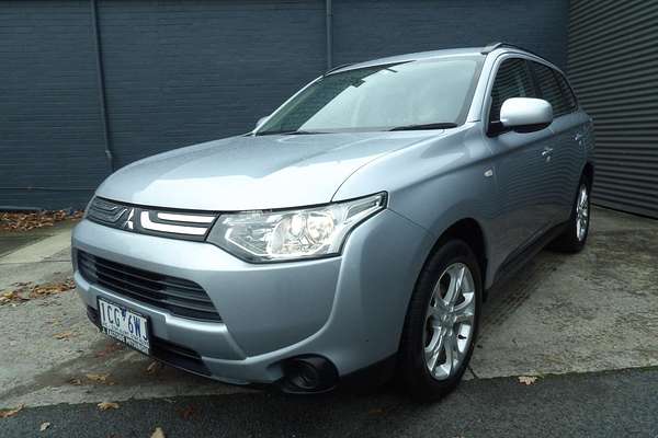 2013 Mitsubishi Outlander ES ZJ