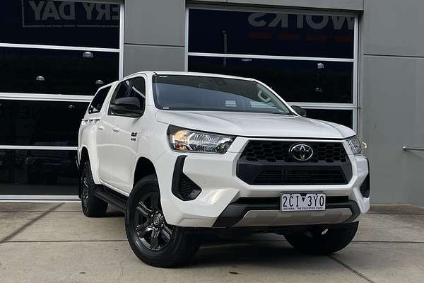 2025 Toyota Hilux SR GUN126R