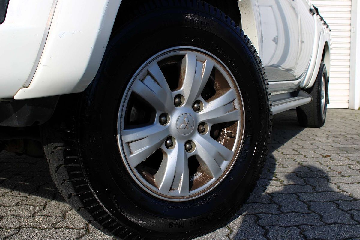2015 Mitsubishi Triton GLX MN 4X4