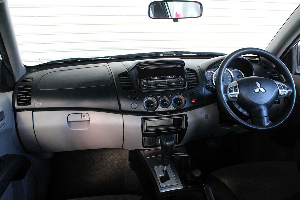 2015 Mitsubishi Triton GLX MN 4X4