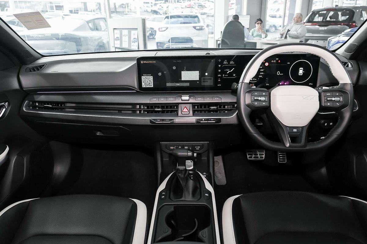 2025 Kia K4 GT-Line CL4m