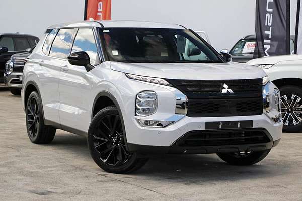 2024 Mitsubishi Outlander Black Edition ZM