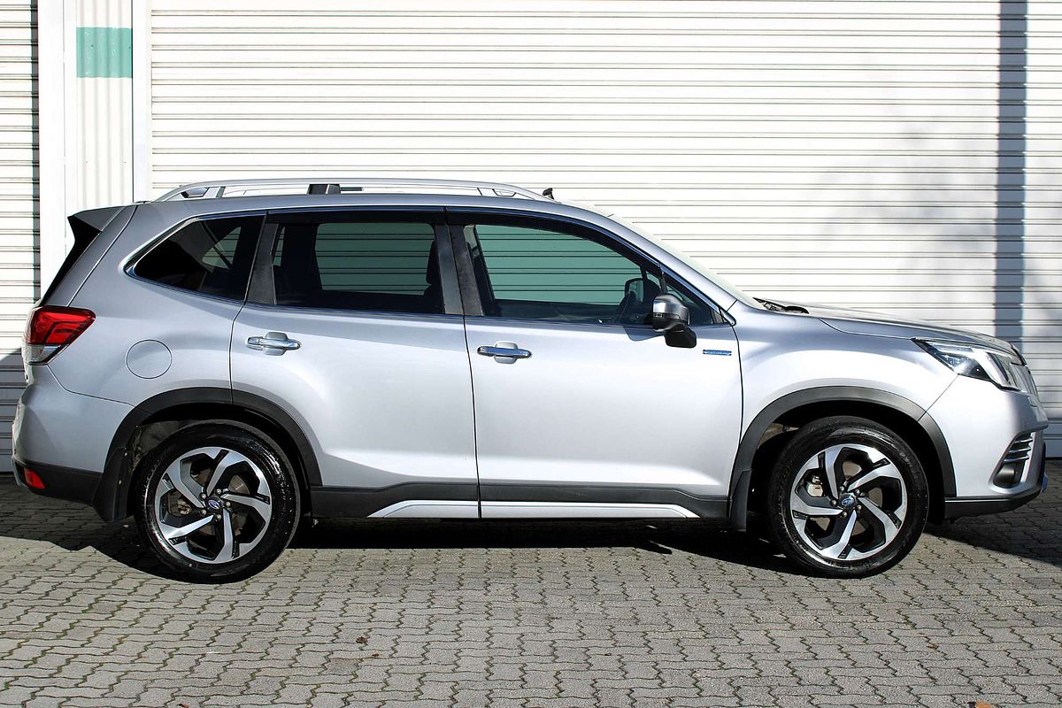 2022 Subaru Forester Hybrid S S5