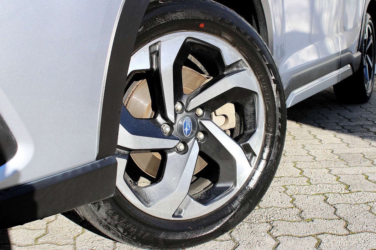 2022 Subaru Forester Hybrid S S5