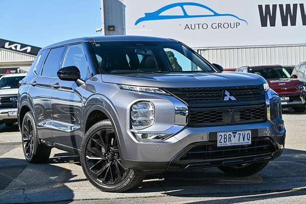 2023 Mitsubishi Outlander Black Edition ZM