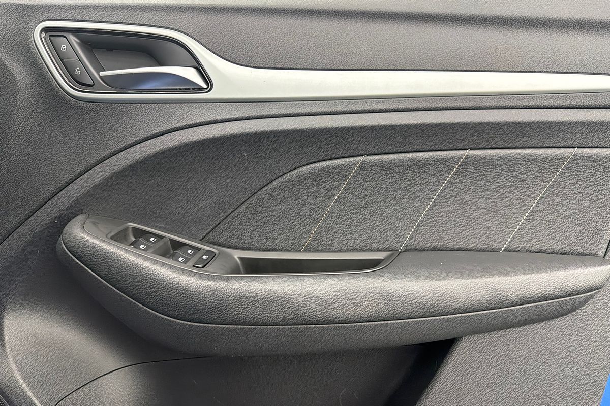 2018 MG ZS Essence AZS1