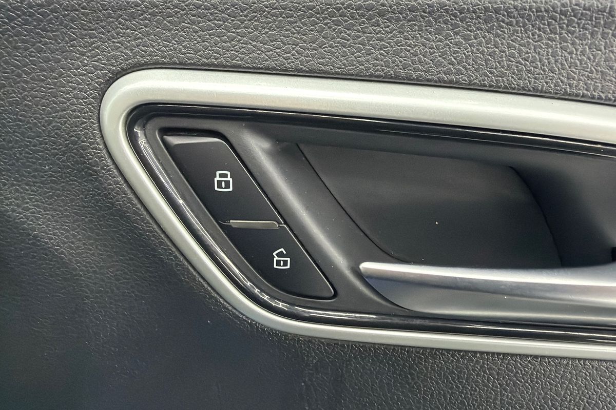 2018 MG ZS Essence AZS1