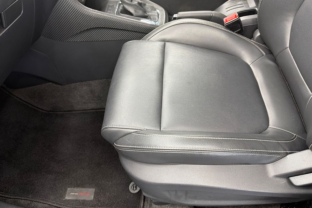 2018 MG ZS Essence AZS1