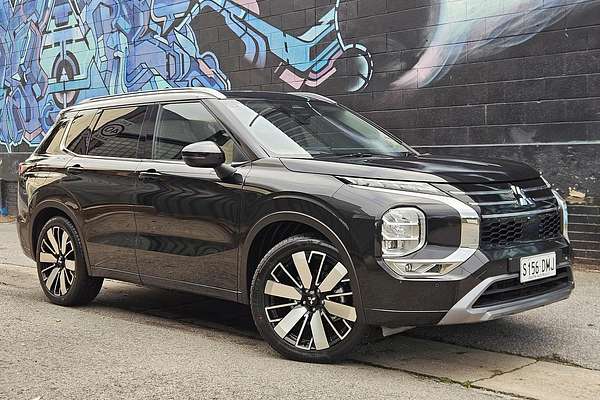 2025 Mitsubishi Outlander Exceed ZM