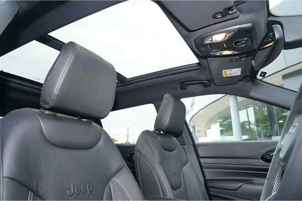 2022 Jeep Compass S-Limited M6
