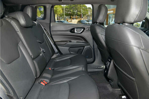 2022 Jeep Compass S-Limited M6