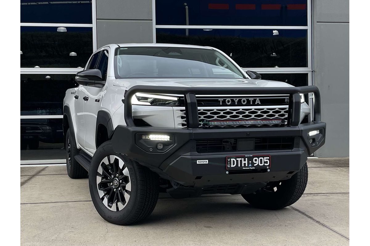 2025 Toyota Hilux SR5 48V GUN227R 4X4