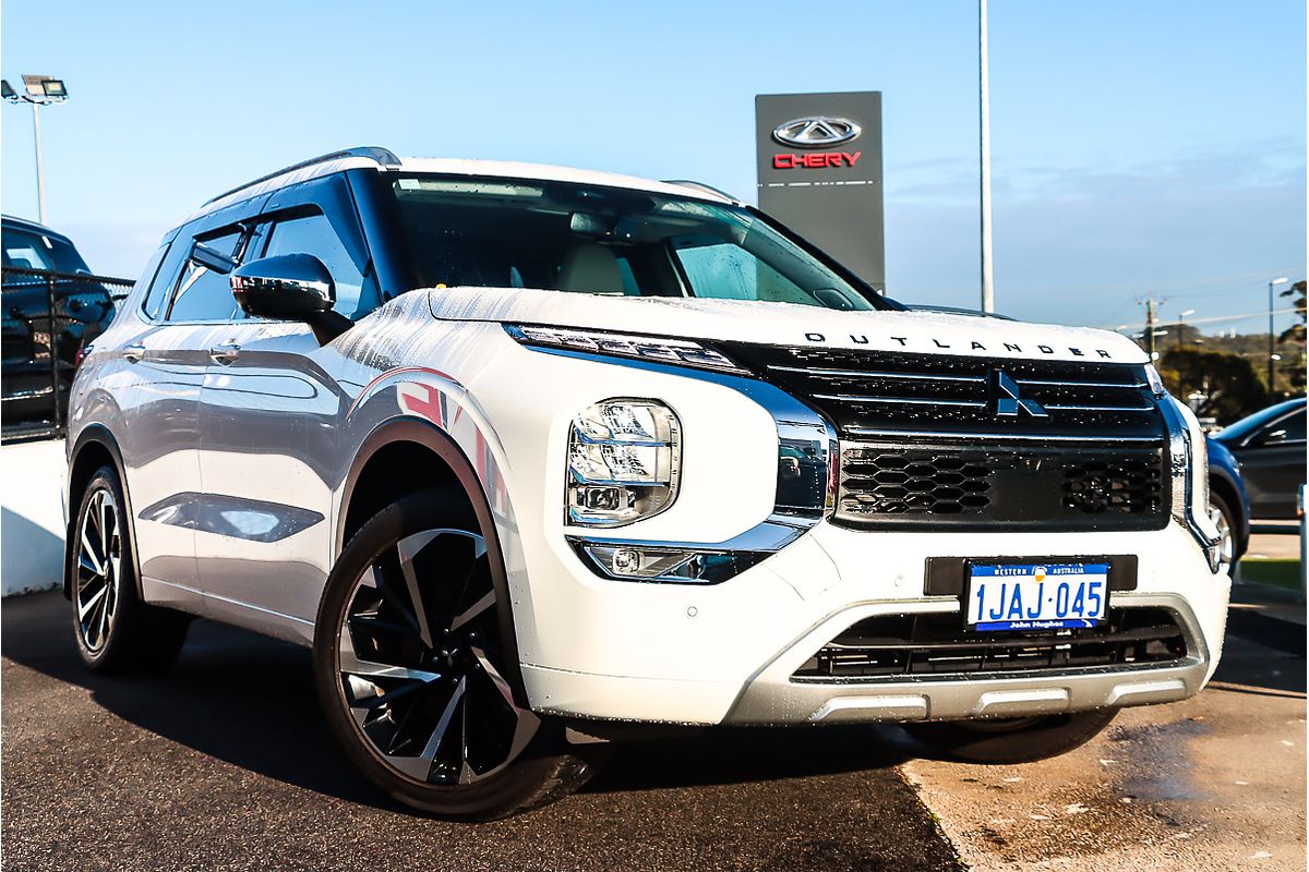 2022 Mitsubishi Outlander Exceed ZM