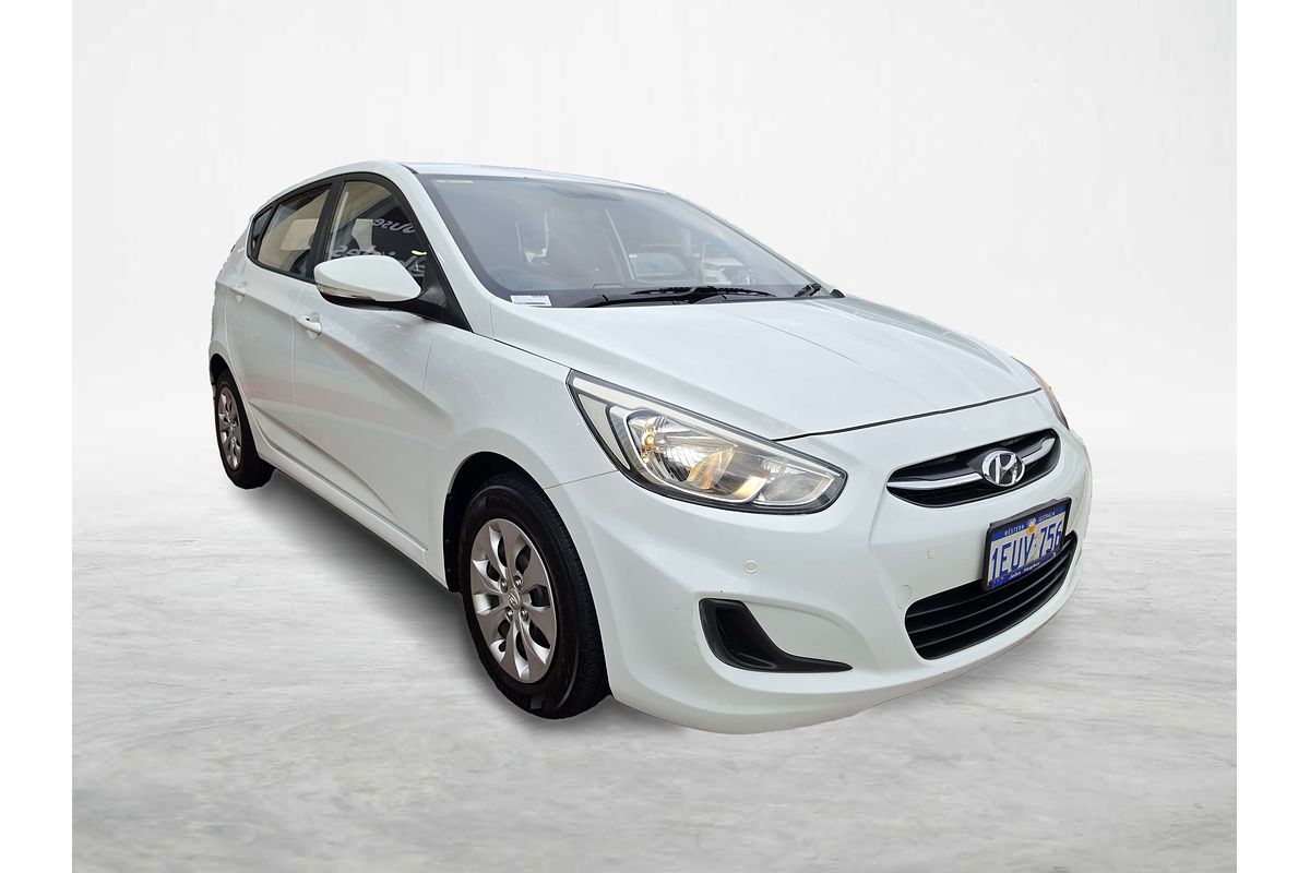 2015 Hyundai Accent Active RB2