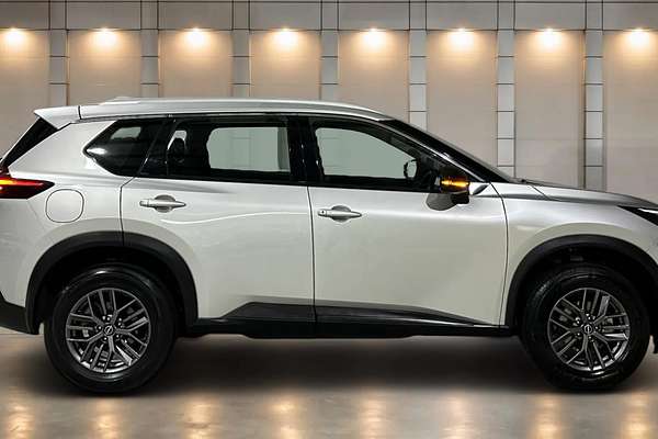 2024 Nissan X-TRAIL ST T33
