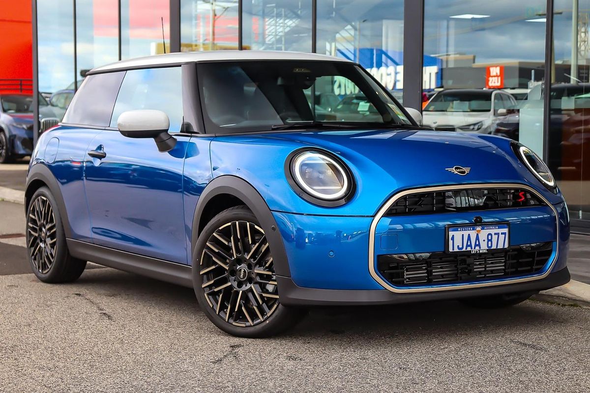 2026 MINI 3 Door Hatch