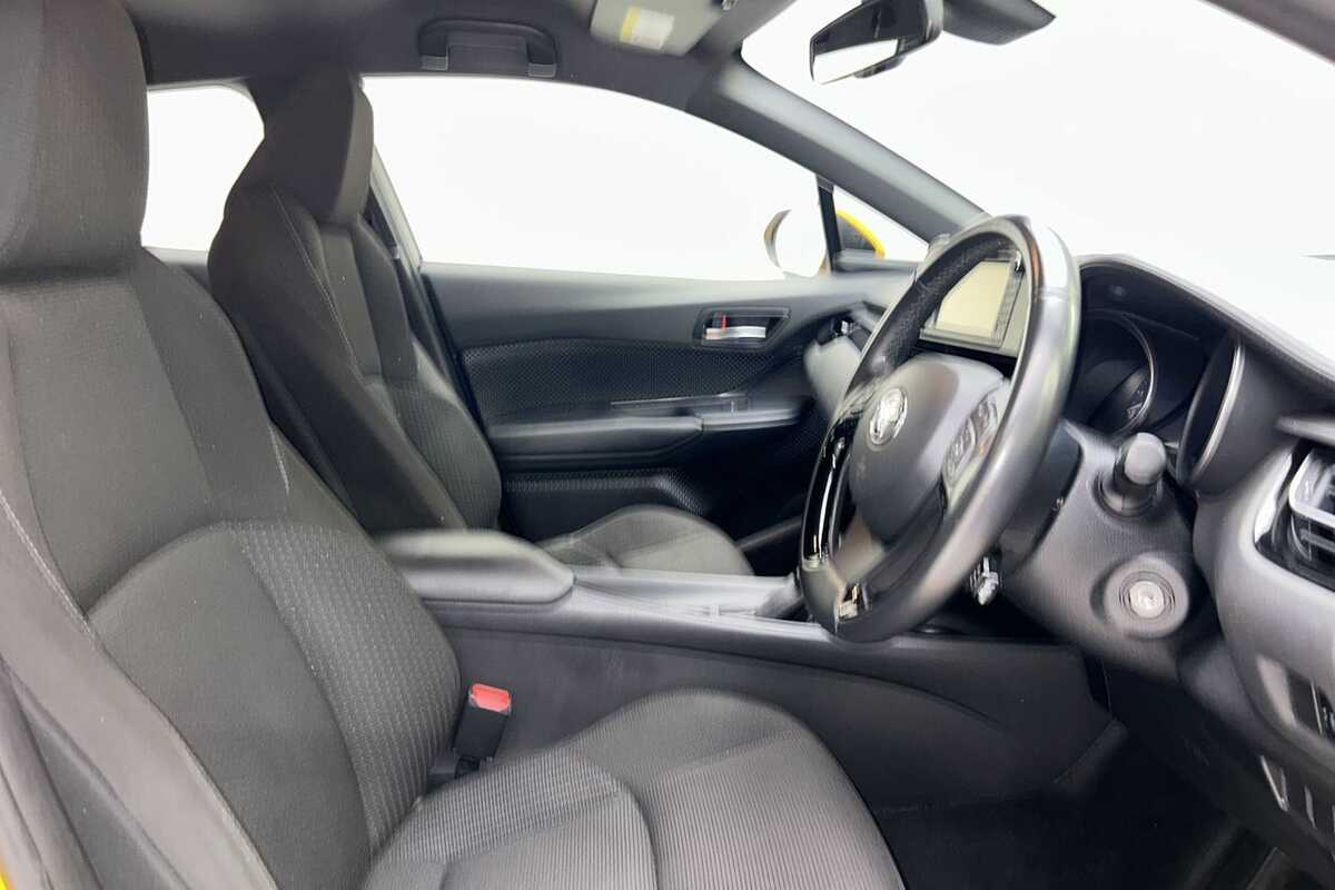 2018 Toyota C-HR S-CVT 2WD NGX10R