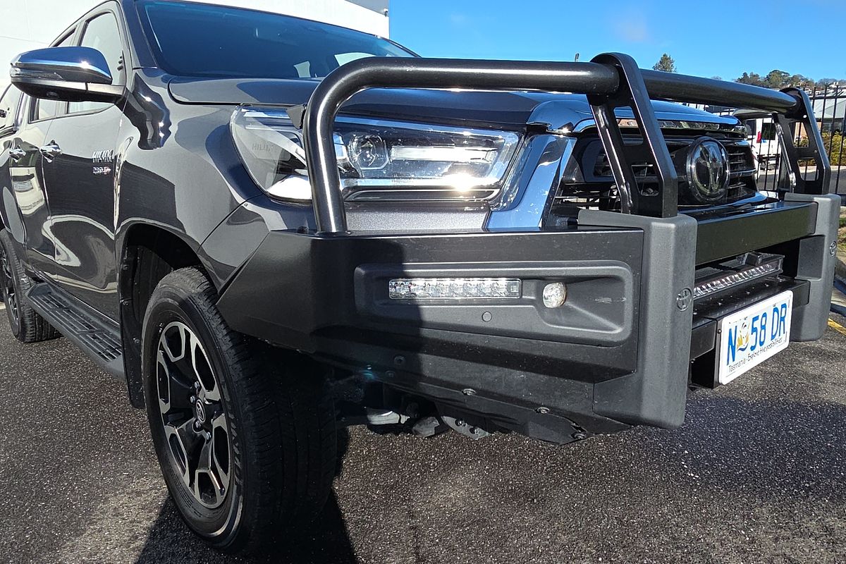 4x4 SR5 2.8L T Diesel Automatic Double Cab 4x4 SR5 2.8L T Diesel Automatic Double Cab