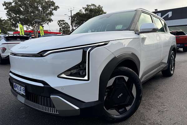 2025 Kia EV5 Air Long Range OVc thumb-1