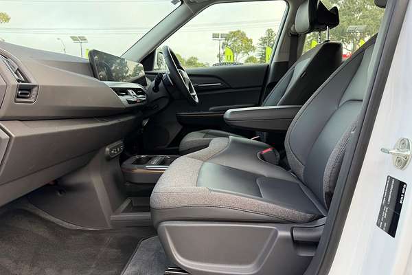 2025 Kia EV5 Air Long Range OVc thumb-13