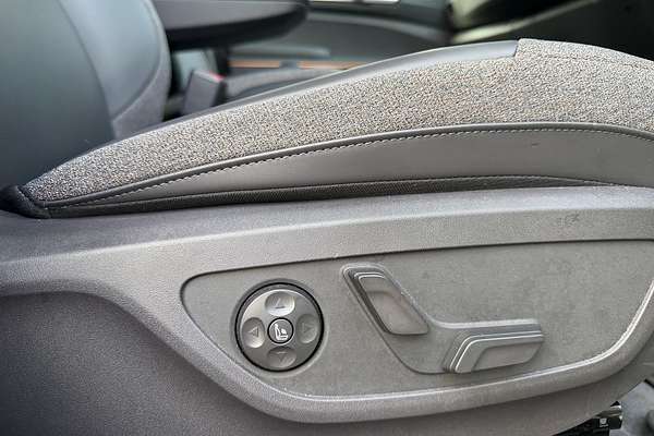 2025 Kia EV5 Air Long Range OVc thumb-14
