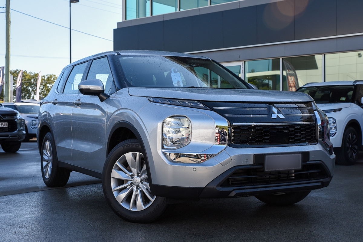 2025 Mitsubishi Outlander ES ZM