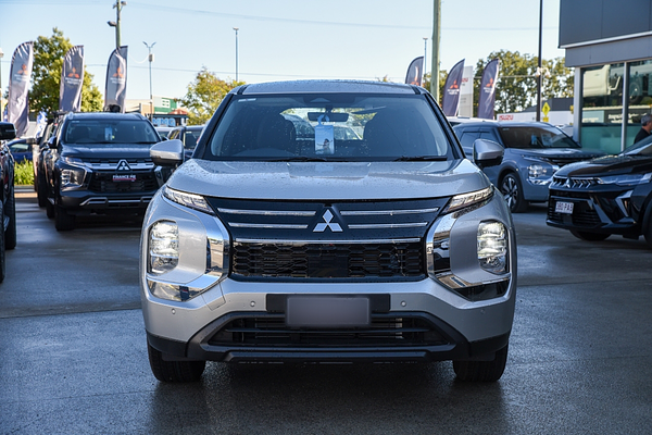 2025 Mitsubishi Outlander ES ZM thumb-0