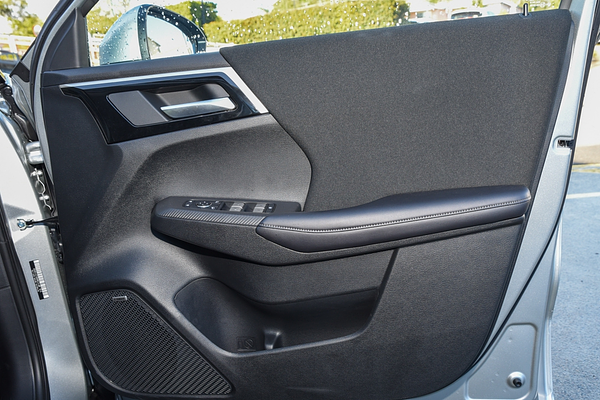 2025 Mitsubishi Outlander ES ZM thumb-14