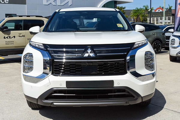 2025 Mitsubishi Outlander ES ZM thumb-3