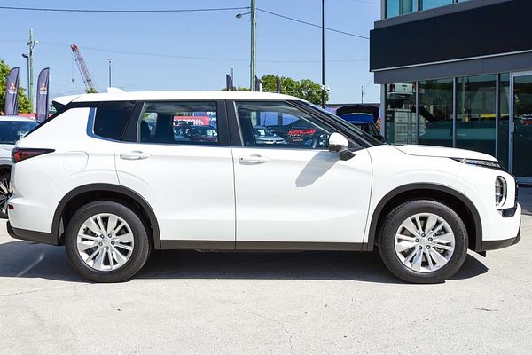 2025 Mitsubishi Outlander ES ZM thumb-23