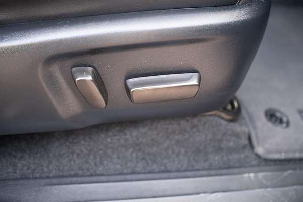2023 Toyota Hilux Rogue GUN126R 4X4 thumb-21
