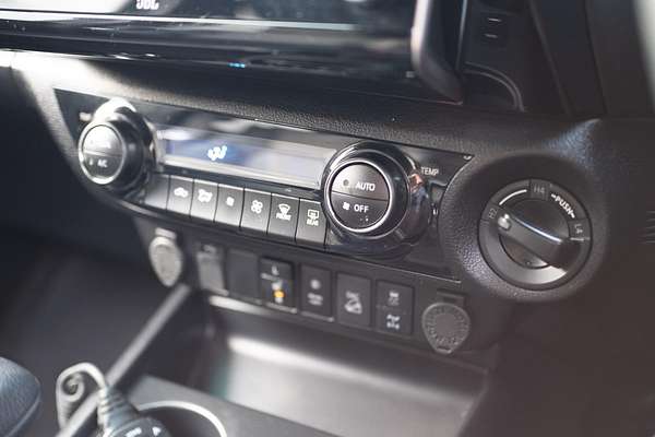2023 Toyota Hilux Rogue GUN126R 4X4 thumb-31