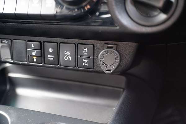 2023 Toyota Hilux Rogue GUN126R 4X4 thumb-32