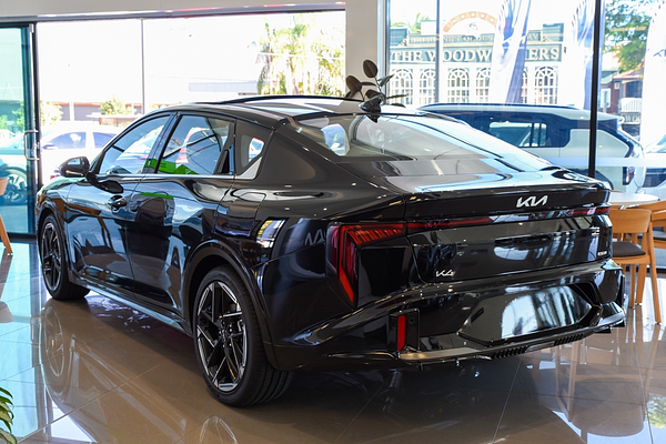 2026 Kia K4 GT-Line CL4m thumb-5