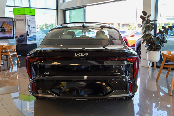 2026 Kia K4 GT-Line CL4m thumb-6