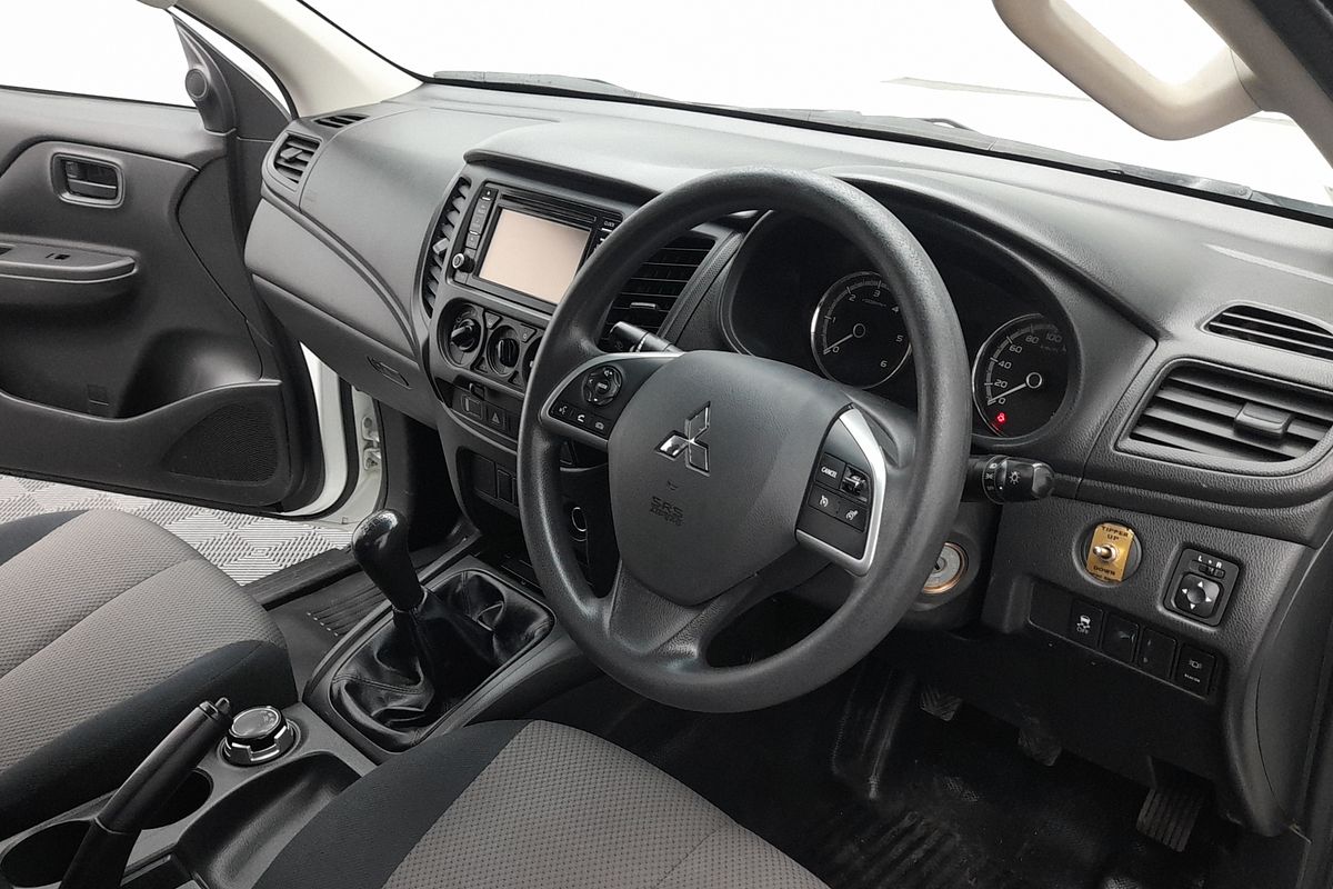 2019 Mitsubishi Triton GLX MR 4X4