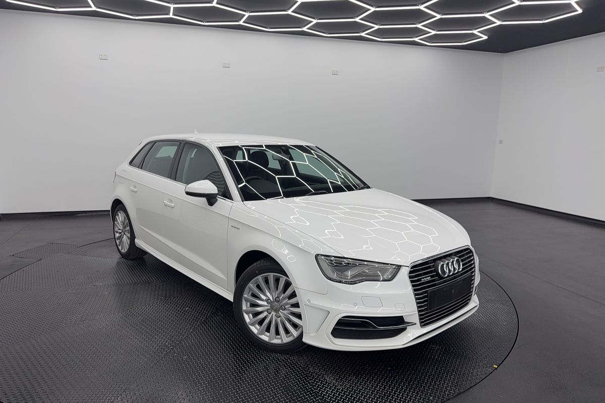 2015 Audi A3 e-tron 8V