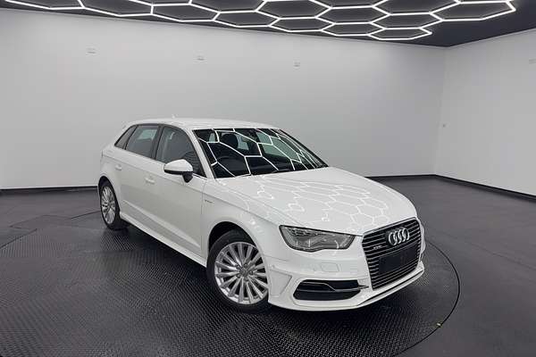 2015 Audi A3 e-tron 8V