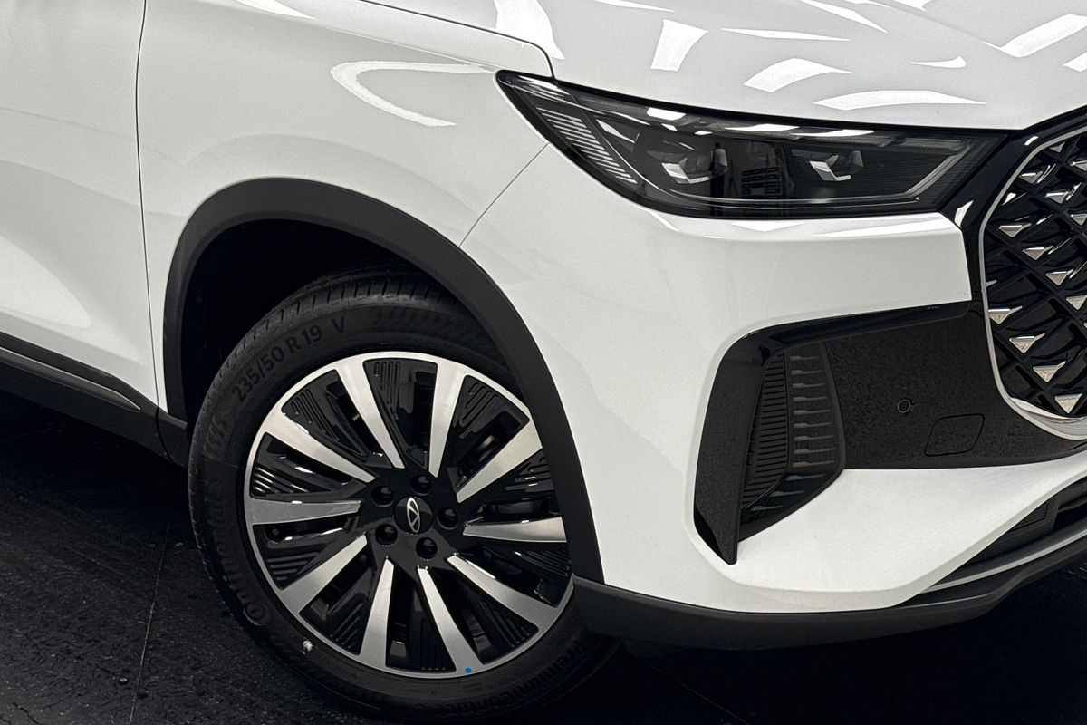 2025 Chery Tiggo 8 Super Hybrid Ultimate T31