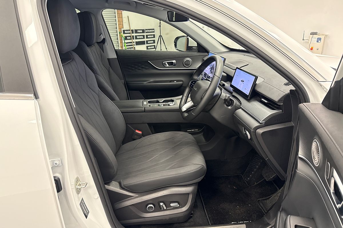 2025 Chery Tiggo 8 Super Hybrid Ultimate T31