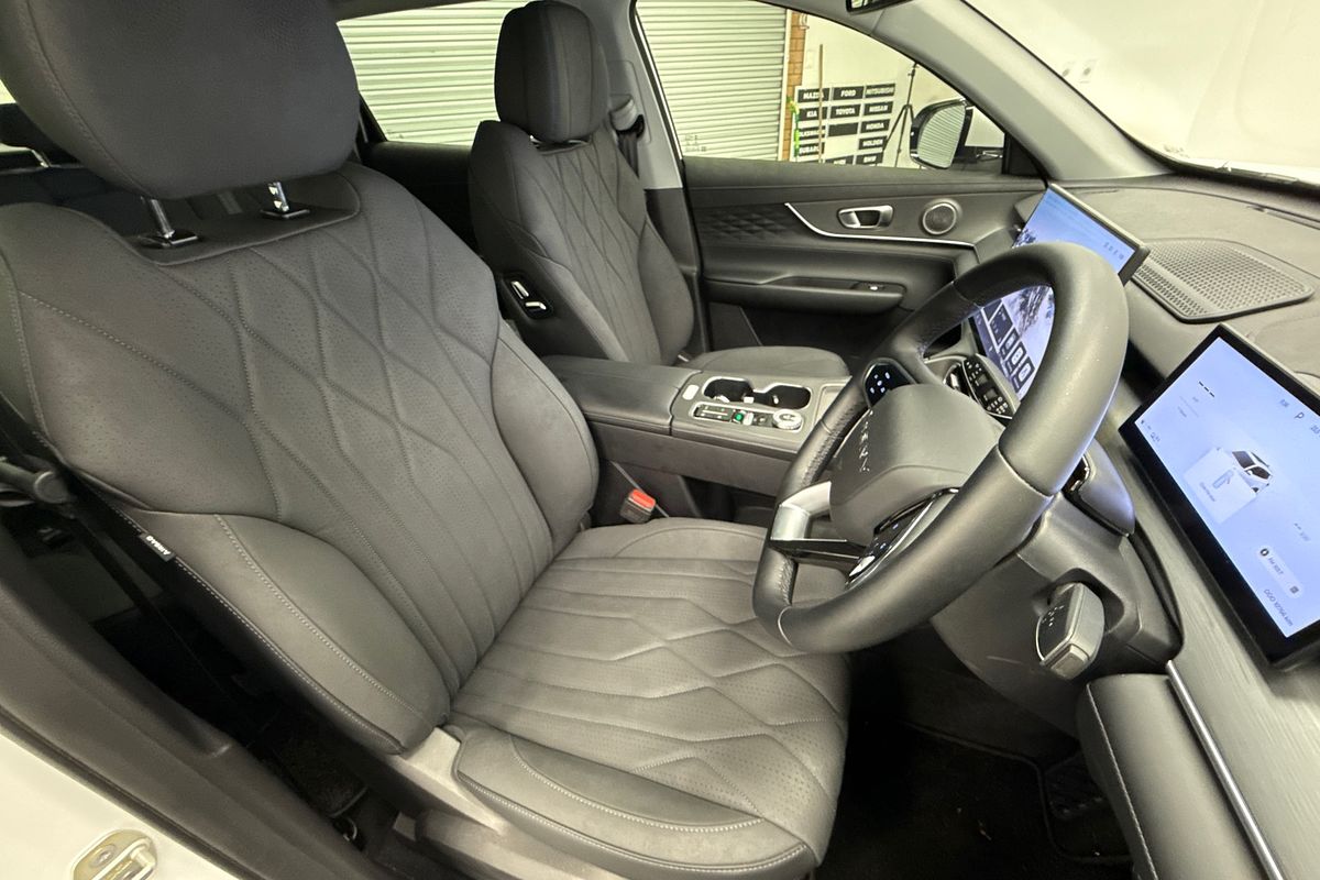 2025 Chery Tiggo 8 Super Hybrid Ultimate T31