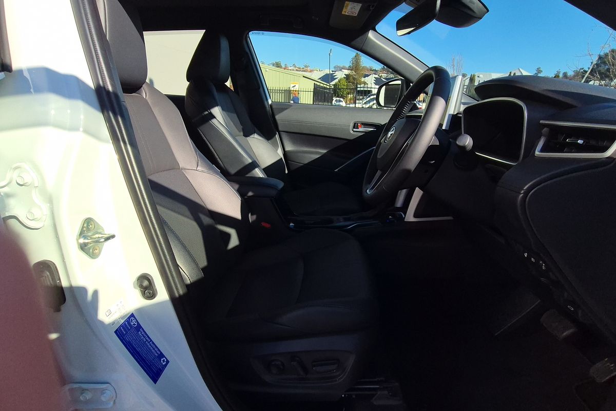 Atmos AWD 2.0L Auto CVT 5 Door Hatch