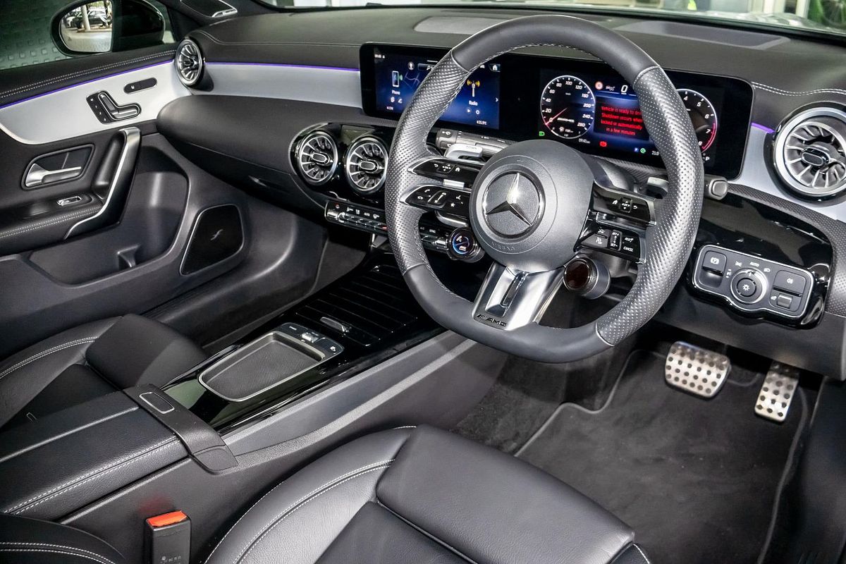 V177 803+053MY A35 AMG SED SSD 8sp 2.0T/10kW
