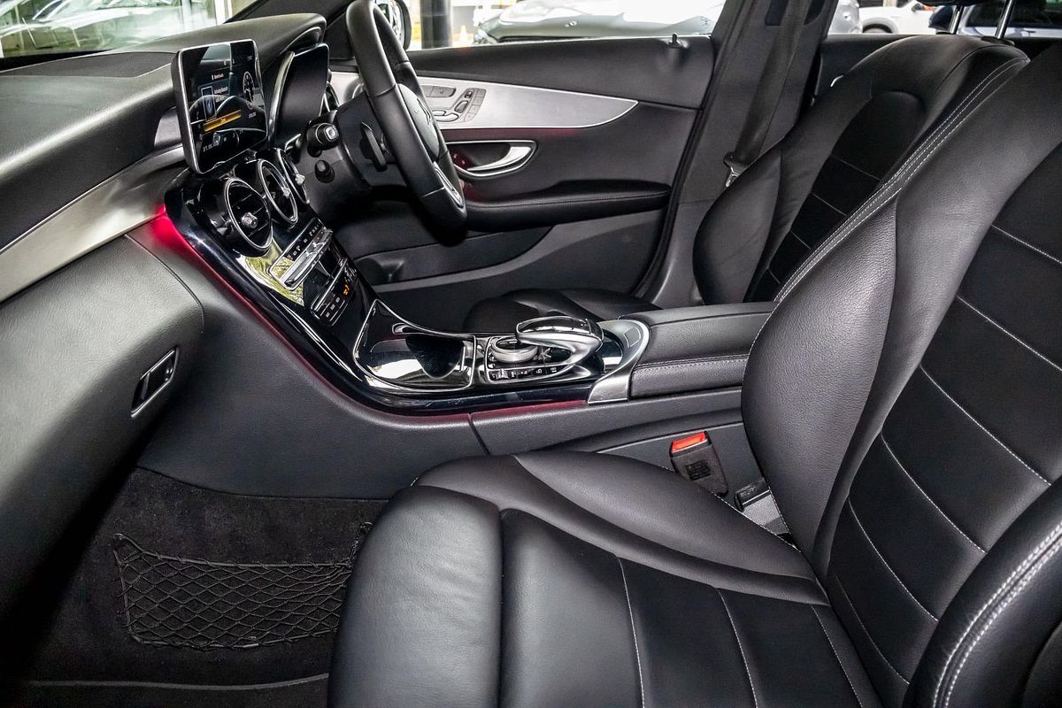 W205 809MY C300 Sedan 4dr 9G-T RONIC 9sp 2.0T