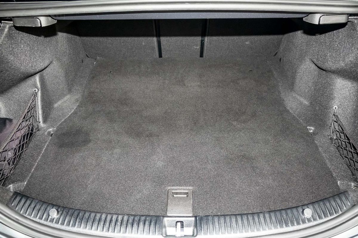 W205 809MY C300 Sedan 4dr 9G-T RONIC 9sp 2.0T