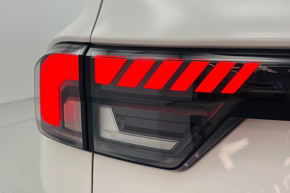 Ford Everest 2023.50 SUV TREND . 2.0L BiT DSL 10 SPD AUTO 4X4 .