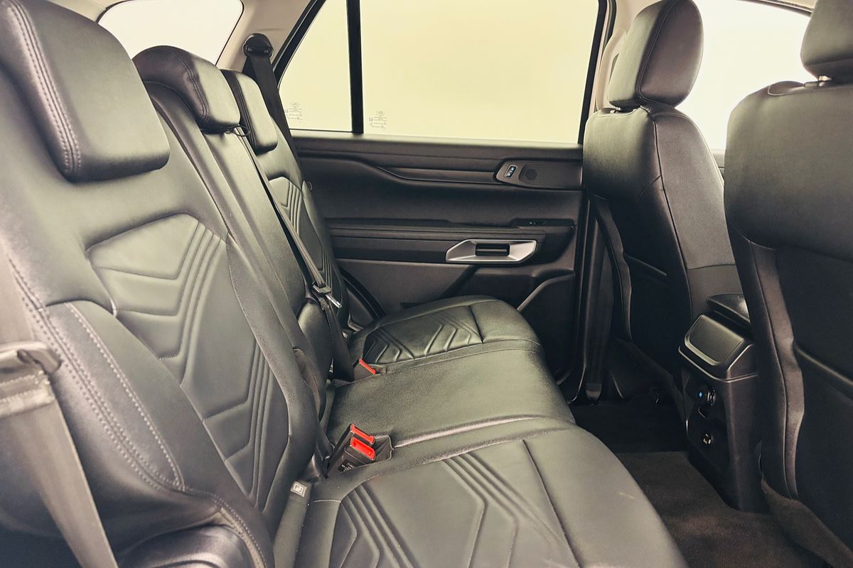 Ford Everest 2023.50 SUV TREND . 2.0L BiT DSL 10 SPD AUTO 4X4 .