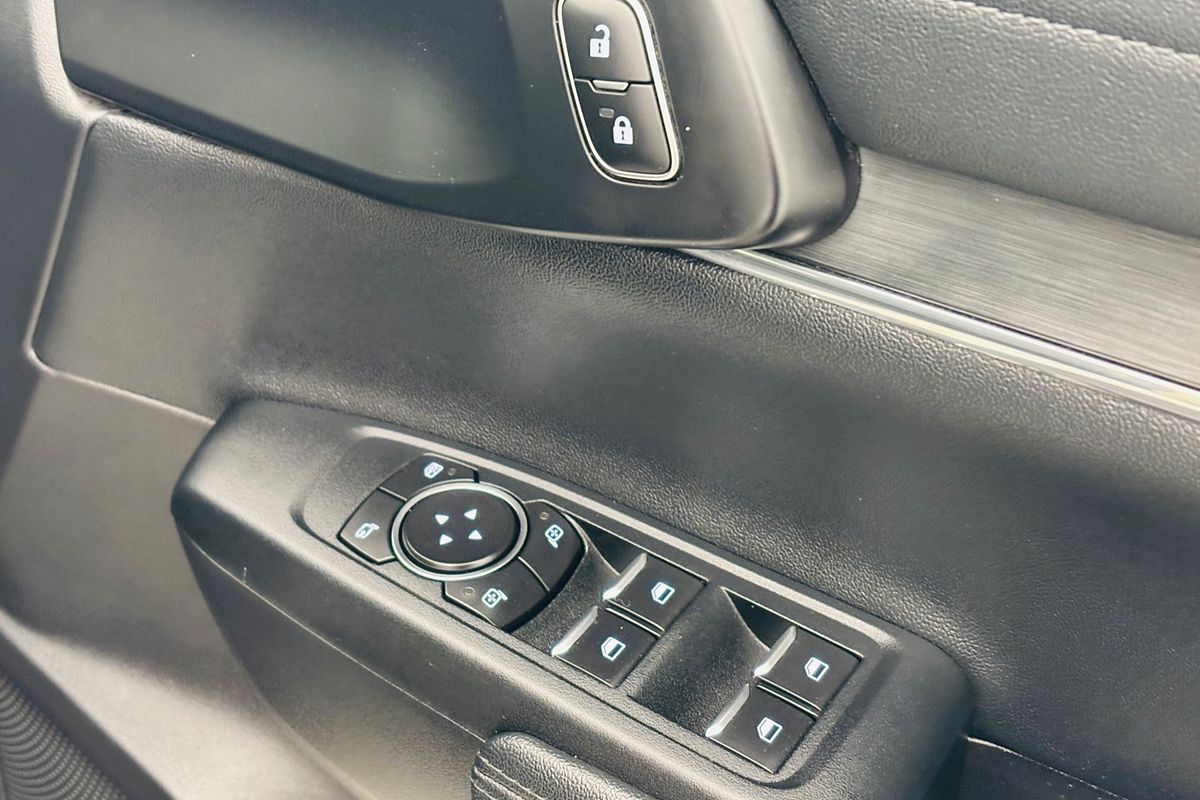 Ford Everest 2023.50 SUV TREND . 2.0L BiT DSL 10 SPD AUTO 4X4 .