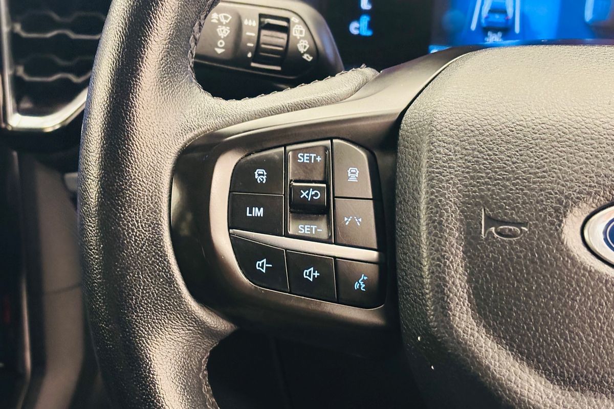 Ford Everest 2023.50 SUV TREND . 2.0L BiT DSL 10 SPD AUTO 4X4 .